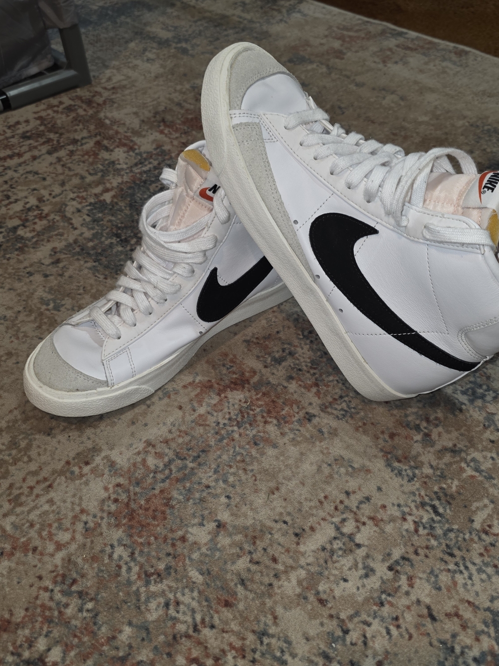 Nike Blazer Mid '77 Vintage Mid-Top Sneakers White & Black US 8.5